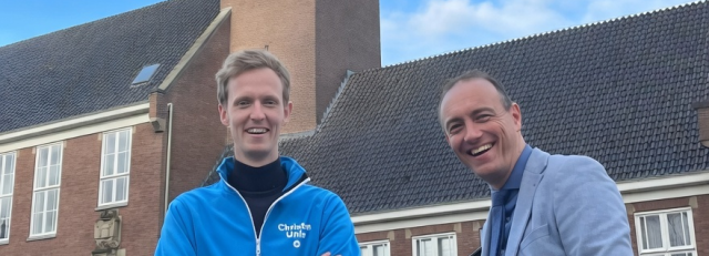 Martien en Jeroen (liggend 2).png